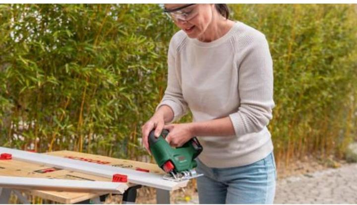 Actual product image Bosch Home & Garden EasySaw 18V-70