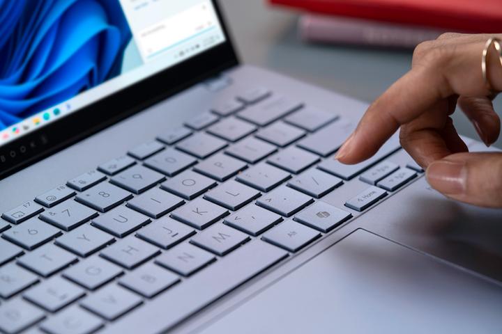 Produktbild ASUS Vivobook S 14 (14", Intel Core Ultra 7 258V, 32 GB, 1000 GB, DE)