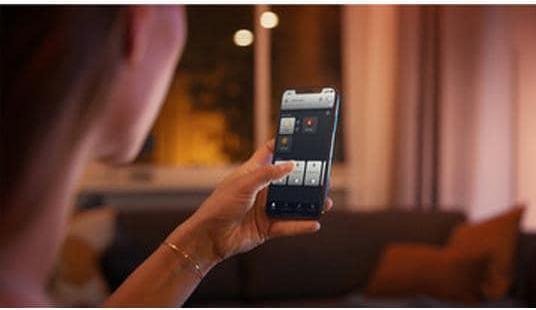 Produktbild Philips Hue White Luster BT (E14, 5.70 W, 470 lm, 1 x, G)