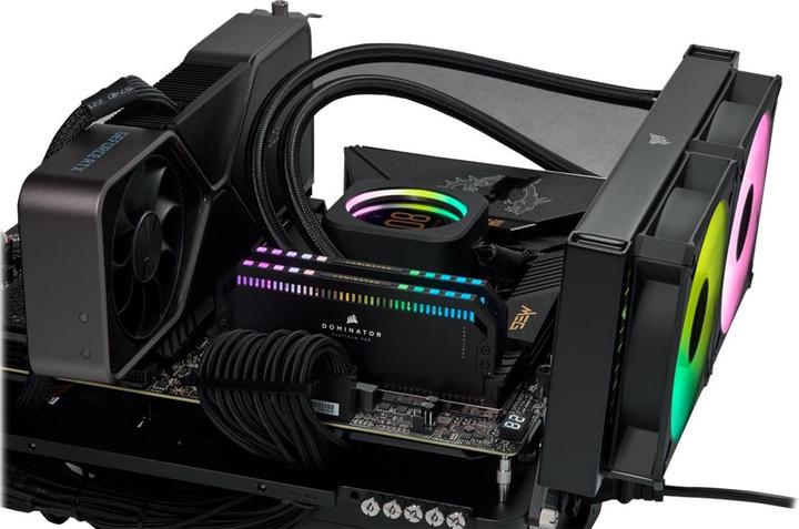 Image du produit Corsair Dominator Platinum RGB (2 x 16GB, 6200 MHz, RAM DDR5, DIMM)